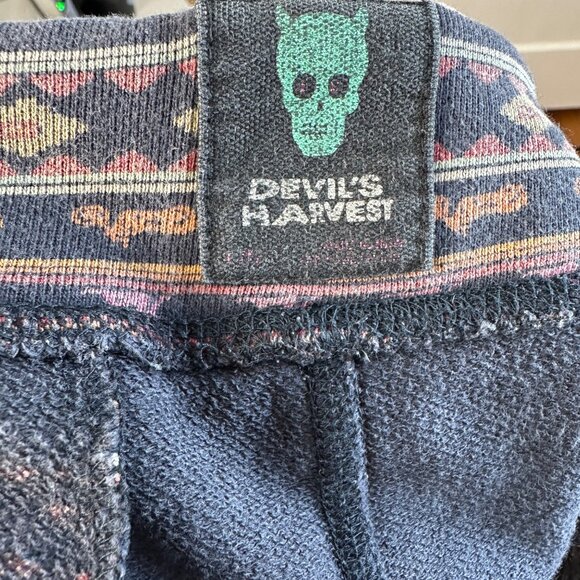 Men's Urban Outfitters Devils Harvest Printed Knit Skull Shorts Size XL - Picture 8 of 10